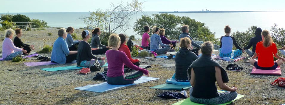 Morgonyoga på Grogarnsbeget, Östergarn